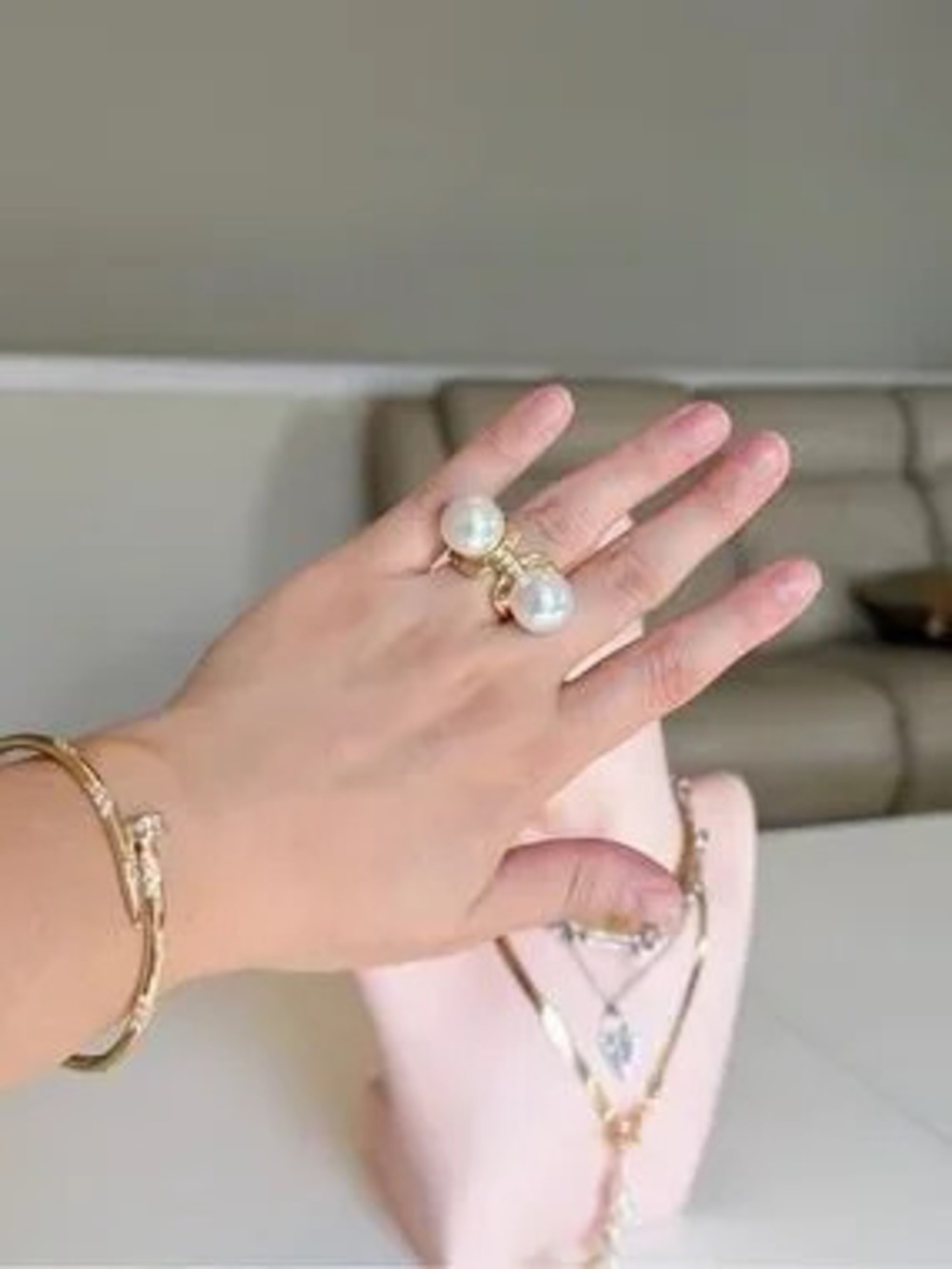 Elegant Gold Pearl Double-Top Ring - White Pearls